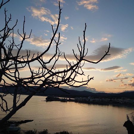 Skizenas Waterfront Apartments Haraki Exteriör bild