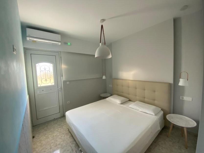 Skizenas Waterfront Apartments Haraki Exteriör bild