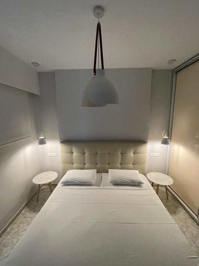 Skizenas Waterfront Apartments Haraki Exteriör bild